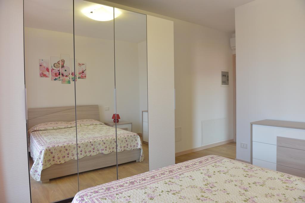 Villa Artemia Manerba del Garda Szoba fotó
