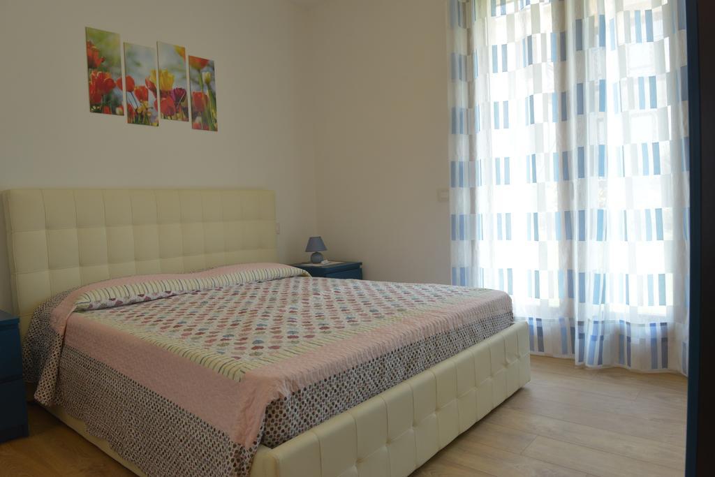 Villa Artemia Manerba del Garda Szoba fotó