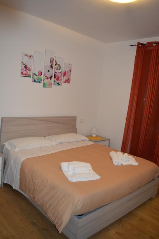 Villa Artemia Manerba del Garda Szoba fotó